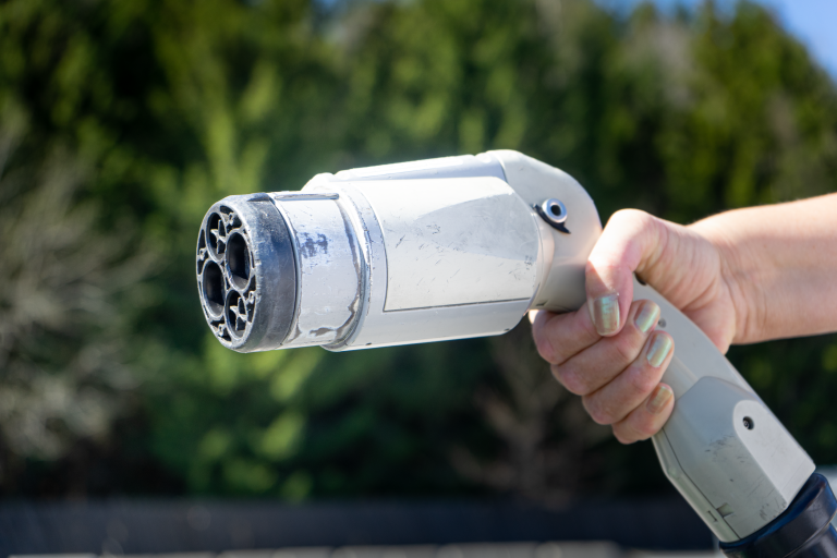 Green shipping - el charger