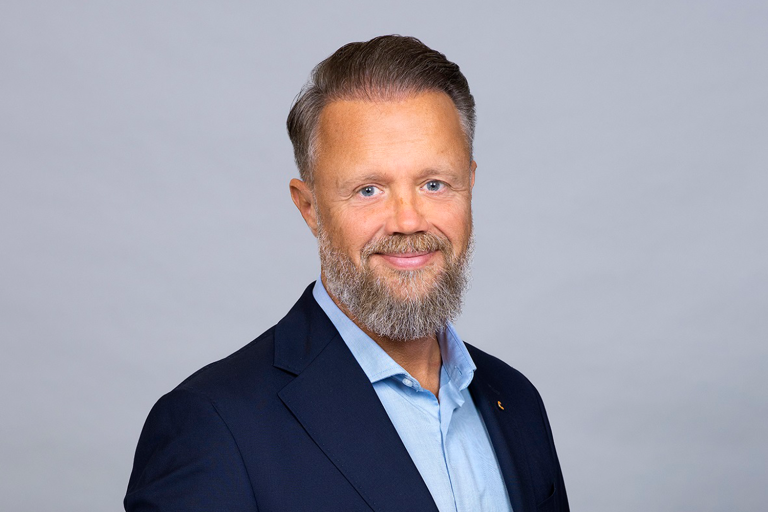 Robert_Hernquist_9862_low.png